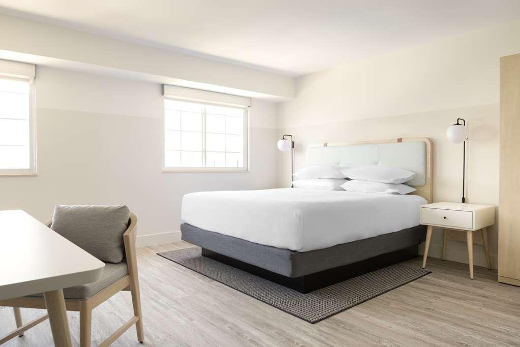 جورج تاون Comfort Suites Seven Mile Beach الغرفة الصورة